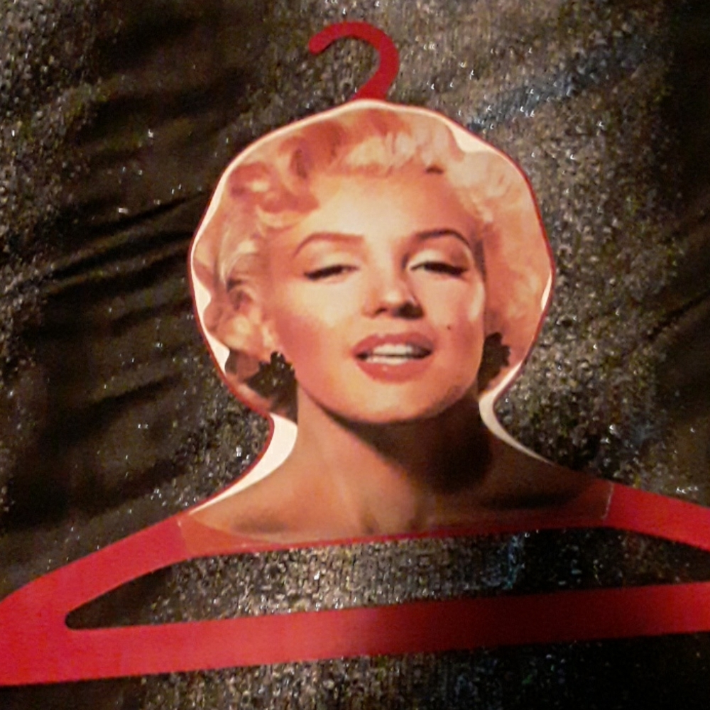 Marilyn hanger. Vintage great condition